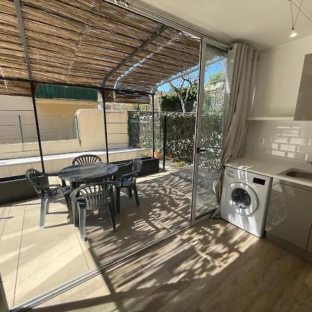Avec Belle Terrasse,ascenseur,parking *